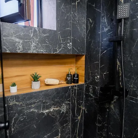 Hi Appartement Boekarest
