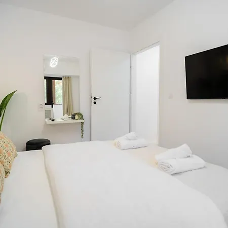 Hi Apartment *